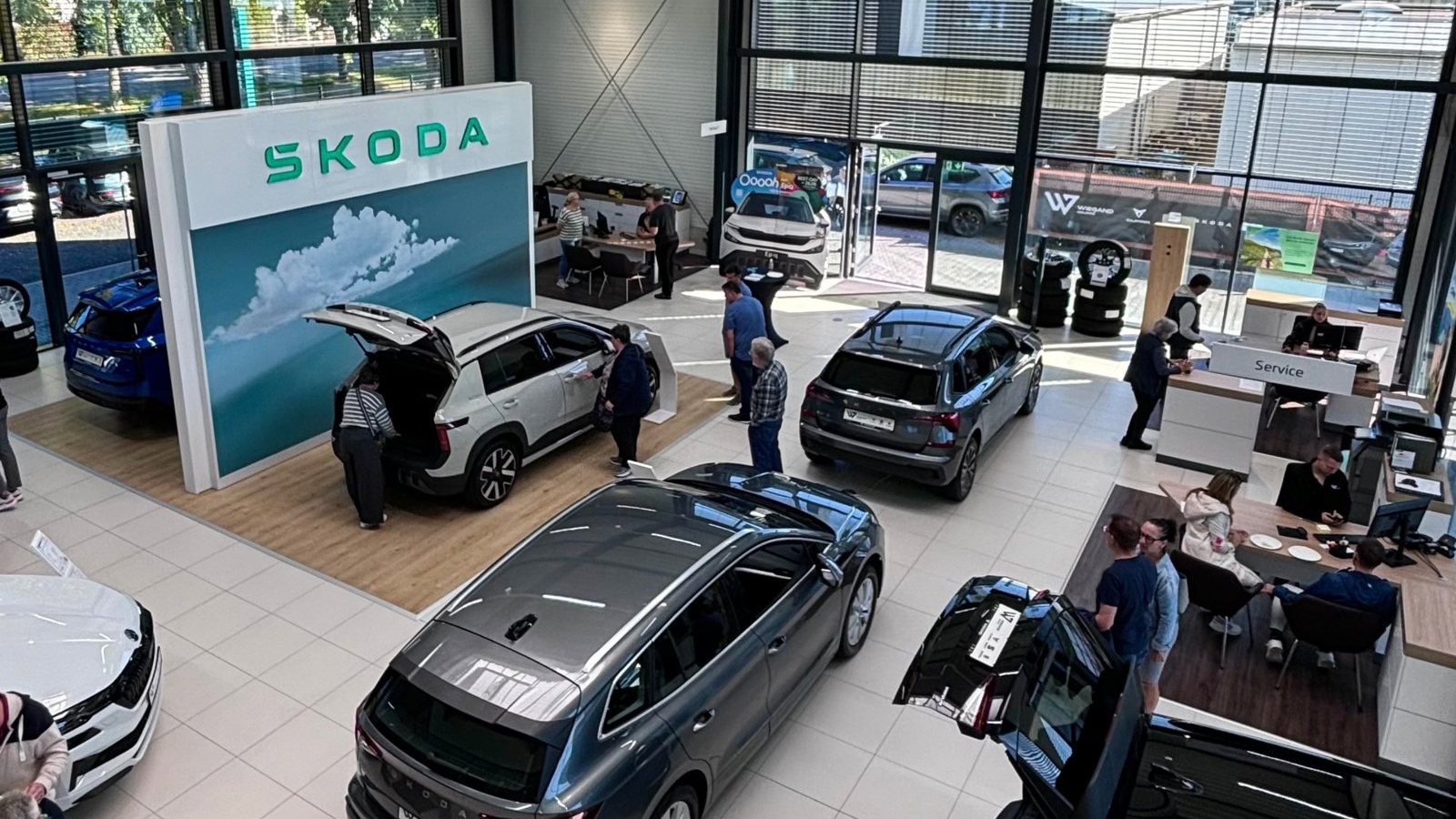 Ausstellung im Autohaus Wiegand in Gelnhausen beim ŠKODA BEST-DAY