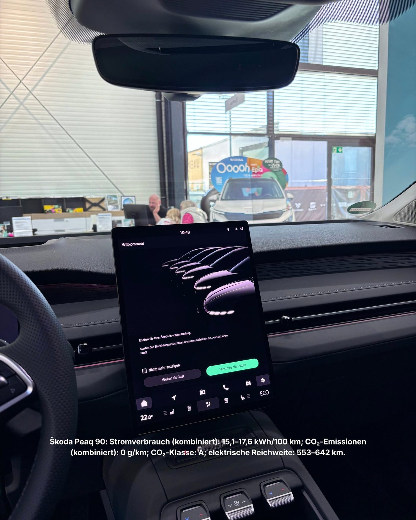 Innenraum des ŠKODA Peaq mit Zentraldisplay